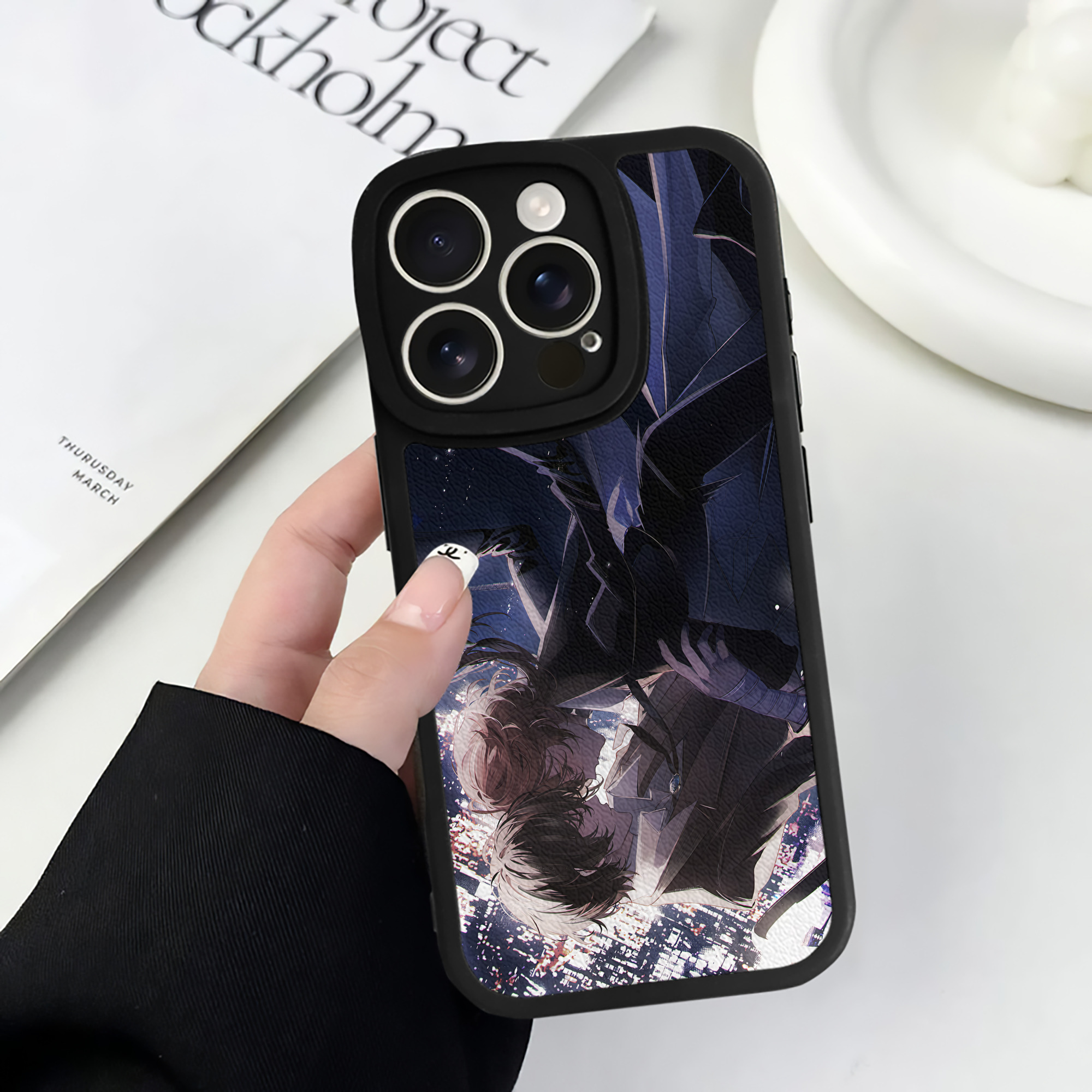 （画像用） 文豪ストレイドッグス Bungo Stray Dogs 【iPhone 16シリーズ対応】シリコンスマホケース（レザー調） 材質：シリコン